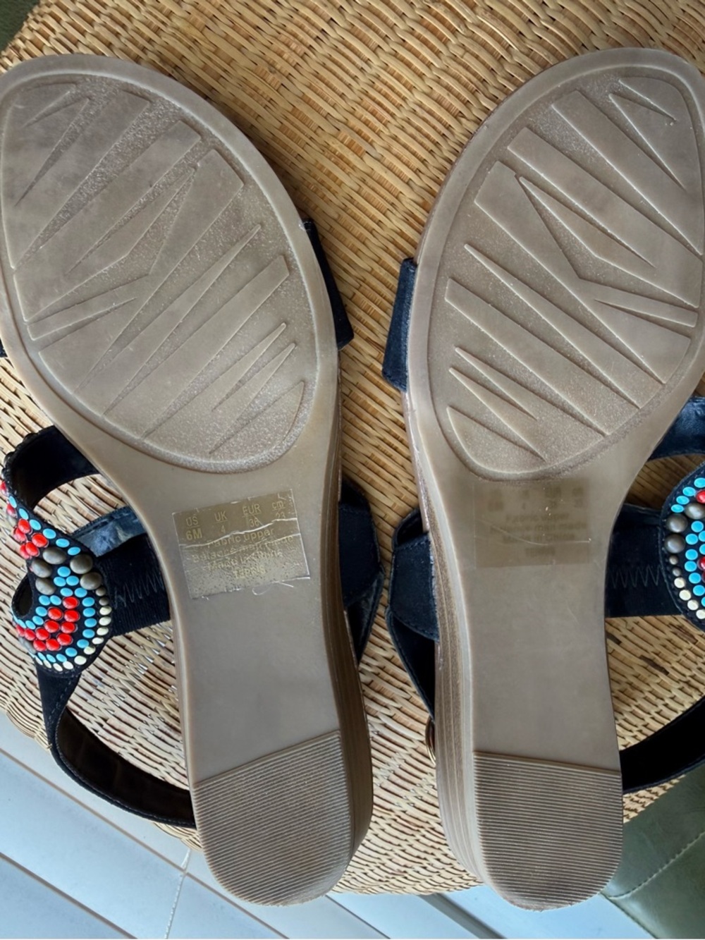 Carlos Santana Women's Sandals Black Turquoise Gold and Red beaded Boho Like New - Picture 9 of 9